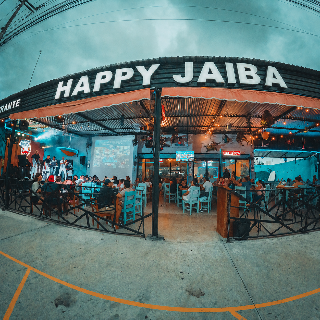 Terraza de Happy Jaiba frente al mar Caribe en Cancún
